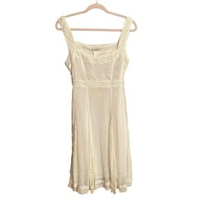 Elegant Cream Lace Trim Dress-Lace Inserts-Tie Back-Lined-Sheer-Side -Zip-Size S
